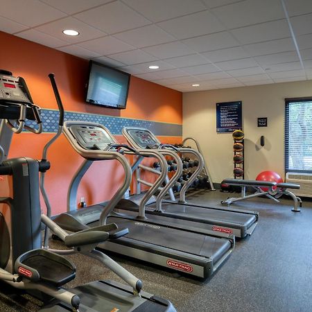 Hampton Inn Janesville Bagian luar foto