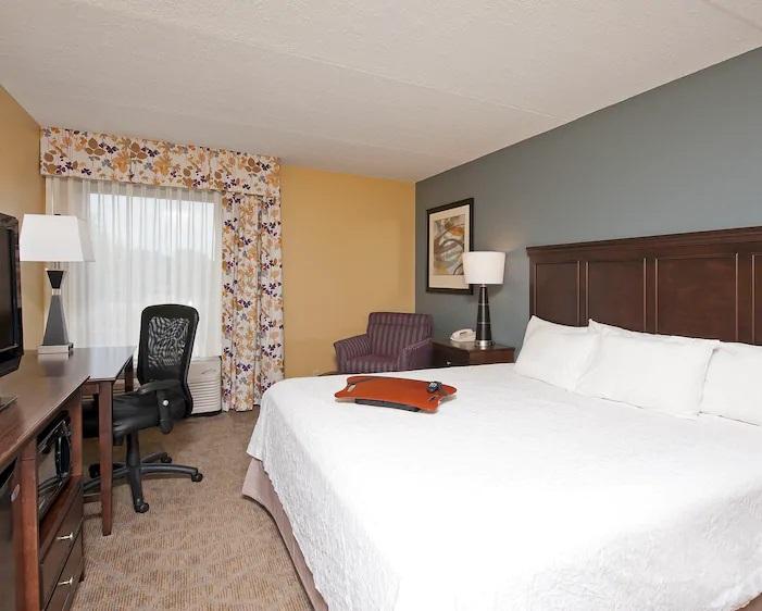 Hampton Inn Janesville Bagian luar foto