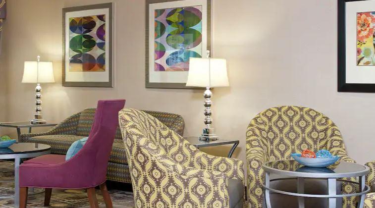 Hampton Inn Janesville Bagian luar foto