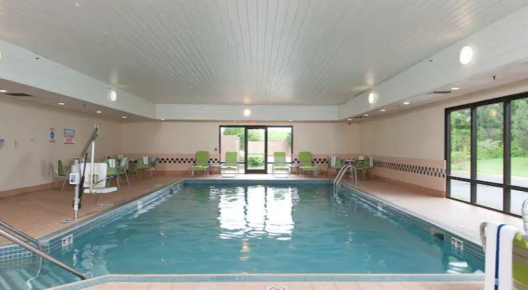 Hampton Inn Janesville Bagian luar foto